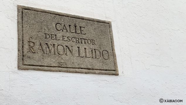 Imagen: Placa de la calle Ramón Llidó en Xàbia