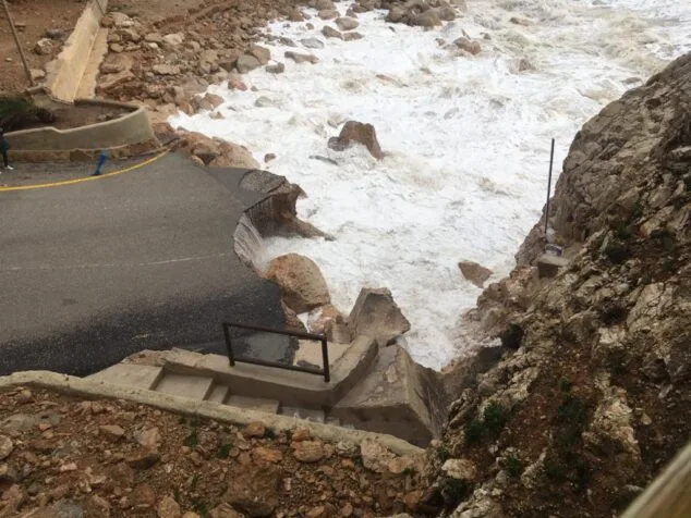 Imagen: Socavón Cala Moraig por el temporal Gloria