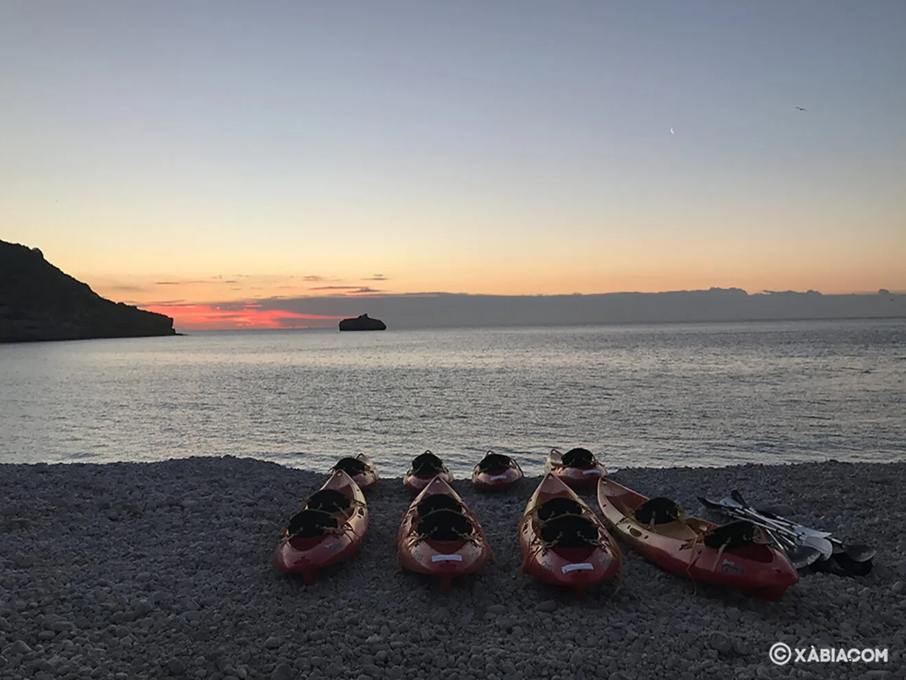 Amanecer desde la Cala de la Barraca