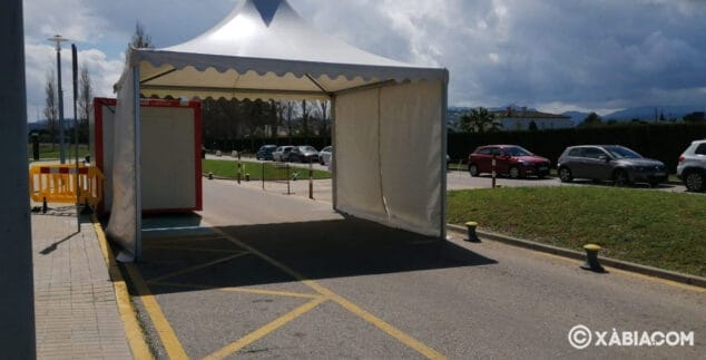 Imagen: Carpa instalada en el Hospital de Dénia