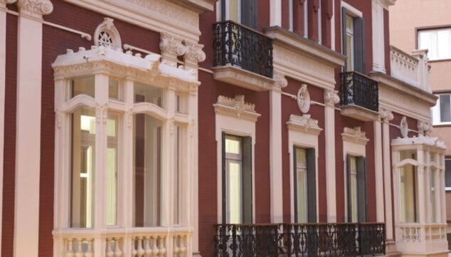 Imagen: Fachada del Instituto Juan Gil-Albert