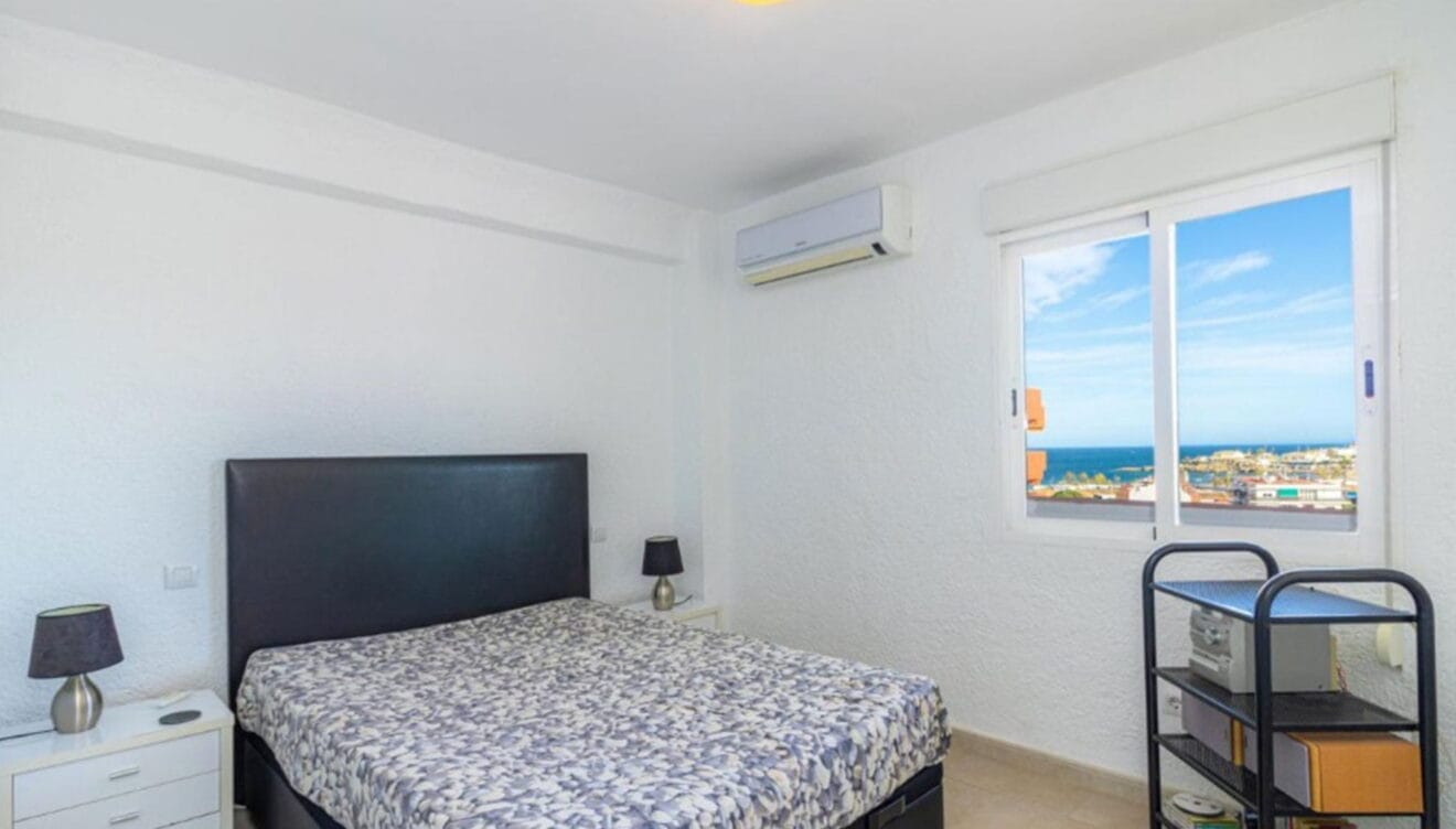 Una de las dos habitaciones de un apartamento en venta en Jávea - Vicens Ash Properties