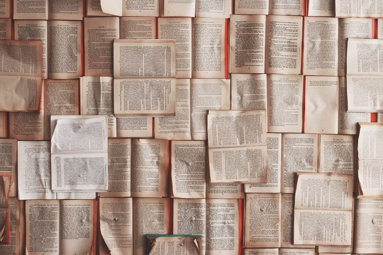 Pedimos a cinco escritores de nuestro entorno que titulen la actualidad como si fuera una novela