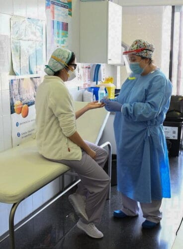 Realización de test rápidos en el Hospital de Dénia