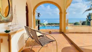 Naya acristalada en una villa de lujo en venta en Jávea – Atina Inmobiliaria