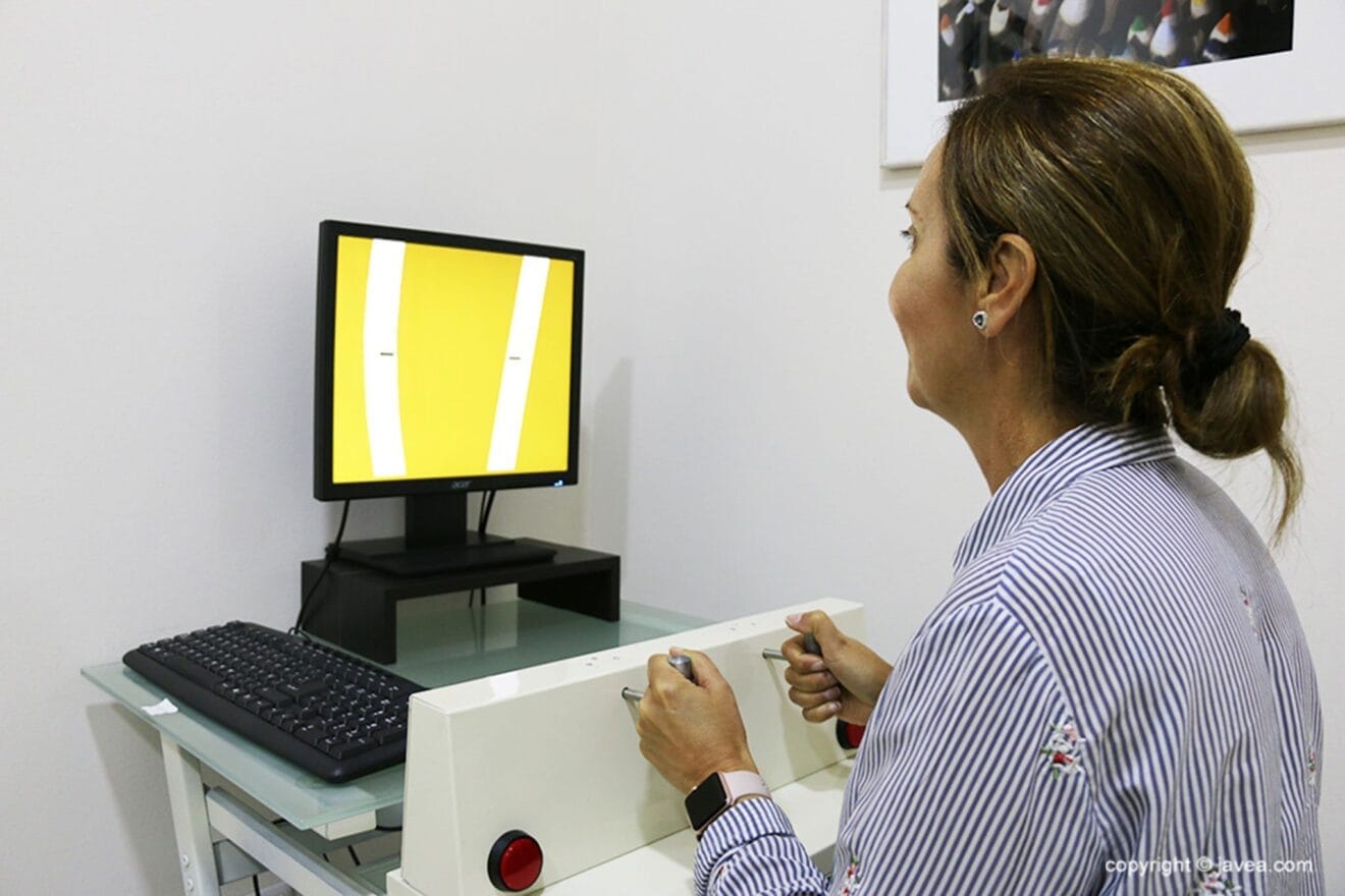 Realización de test en el Centro de Reconocimiento de Conductores Jávea