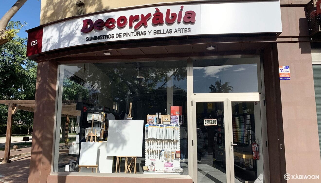 Fachada de Decorxàbia, tienda de pinturas y suministros de Bellas Artes en Xàbia