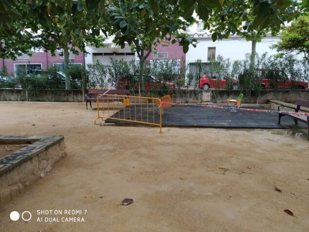 Imagen: Zonas infantiles precintadas