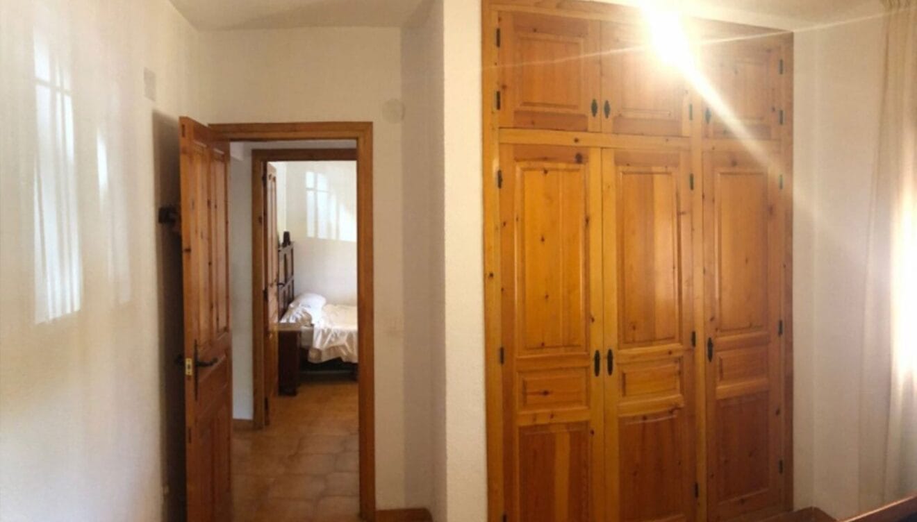 Armarios en las habitaciones de un chalet en venta en Gata de Gorgos - Terramar Costa Blanca