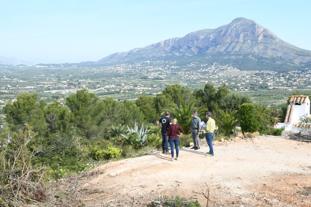 Realización de un cortafuegos en la zona de Capsades- Rebaldí