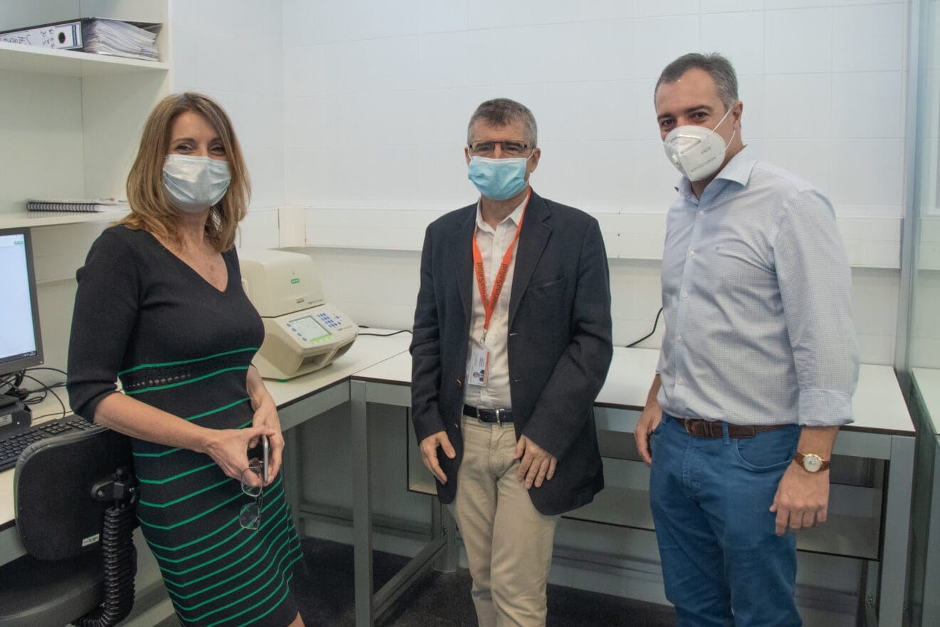 Donación de un analizador de test PCR al Hospital de Dénia