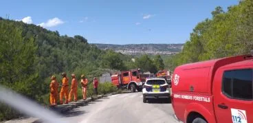 Dotaciones que trabajan en las labores de extinción