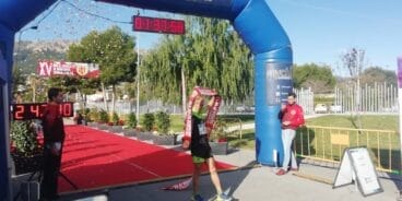 Nasio Cardona cruzando la meta