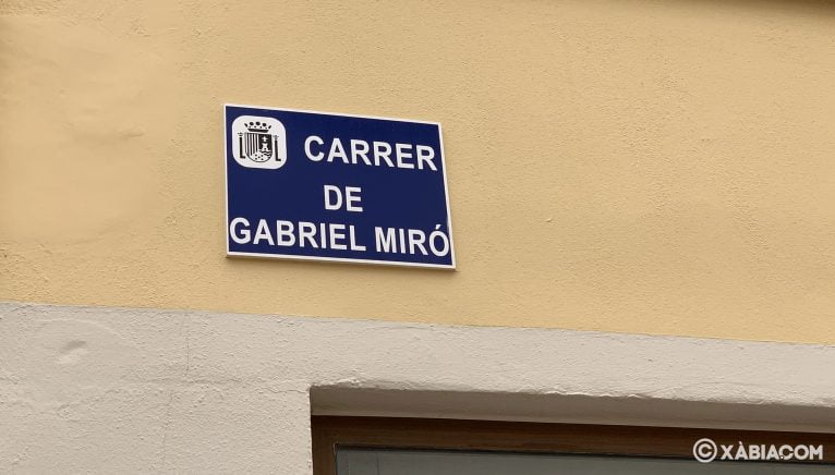Plaque de la rue Gabriel Miró à Xàbia