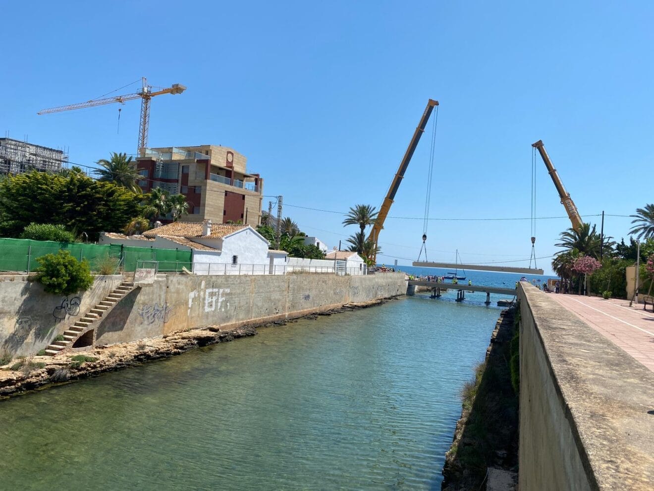 Colocación de las vigas del Puente de Triana