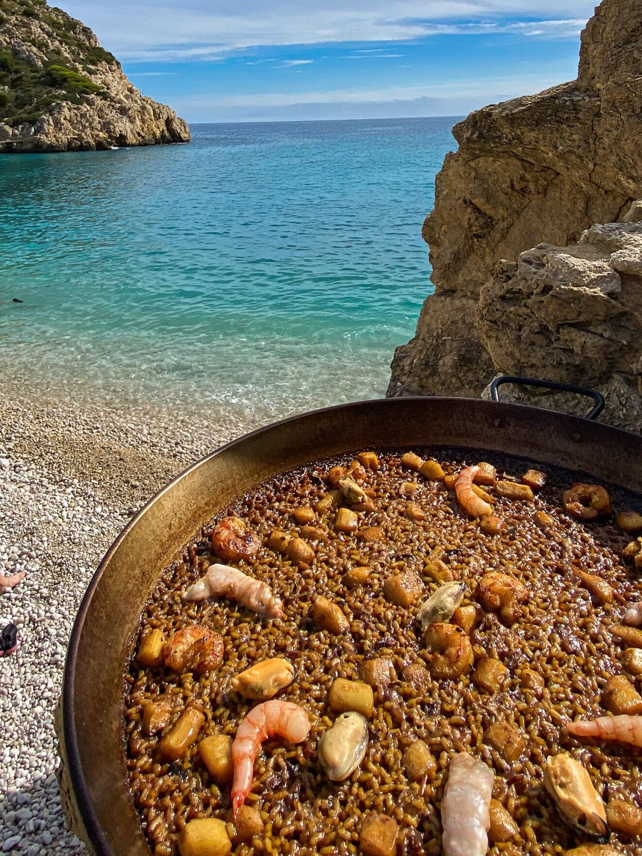 Disfruta de tu paella junto al mar en La Bandideta