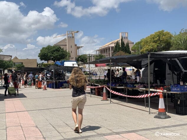 Imagen: Distancia en el mercadillo ambulante de los jueves