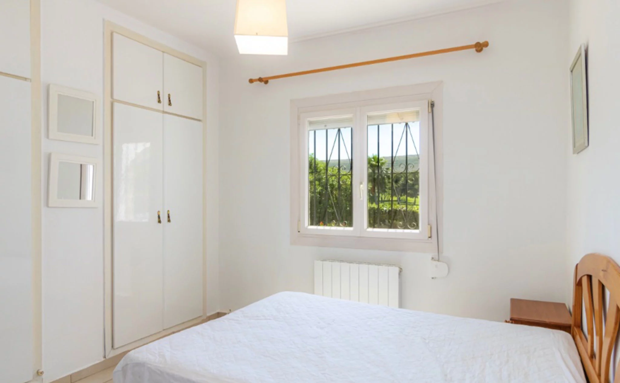 Dormitorio de un chalet en venta en Jávea – Vicens Ash Properties