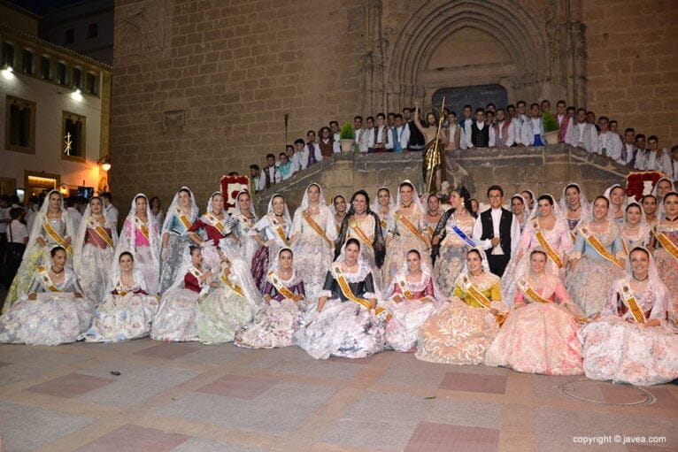 Quintos de 2018 al finalizar la ofrenda de flores