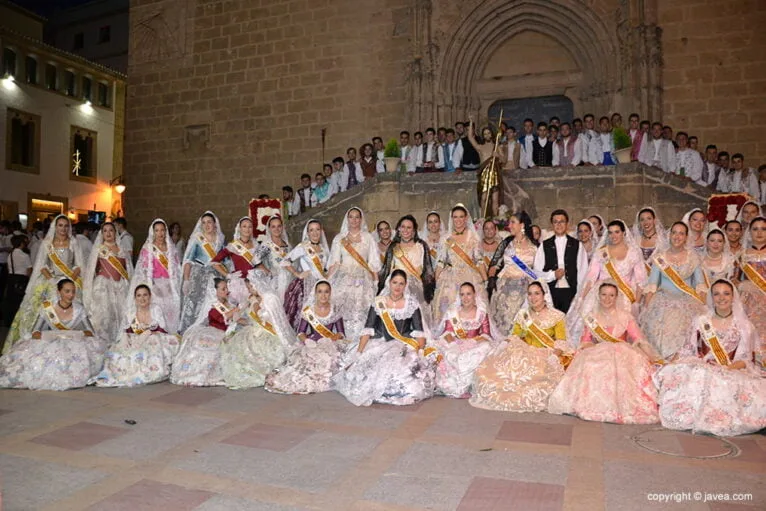 Quintos de 2018 al finalizar la ofrenda de flores