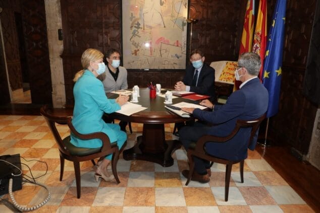 Imagen: Reunión del president con los consellers para tratar la oferta de empleo