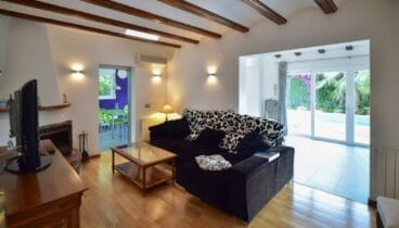 Salón de un chalet en venta en la zona Toscal de Jávea – Terramar Costa Blanca
