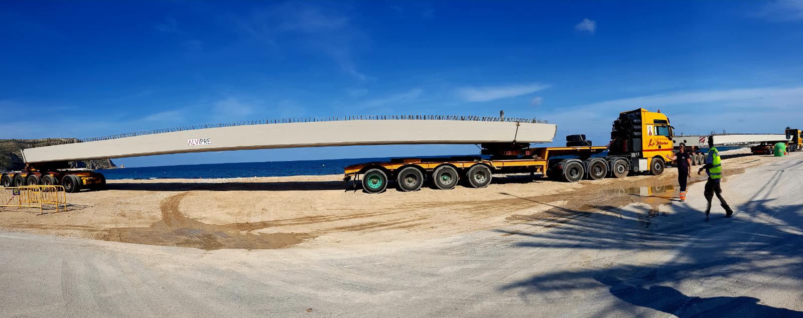 Vigas de gran tonelaje para la construcción del Puente de Triana
