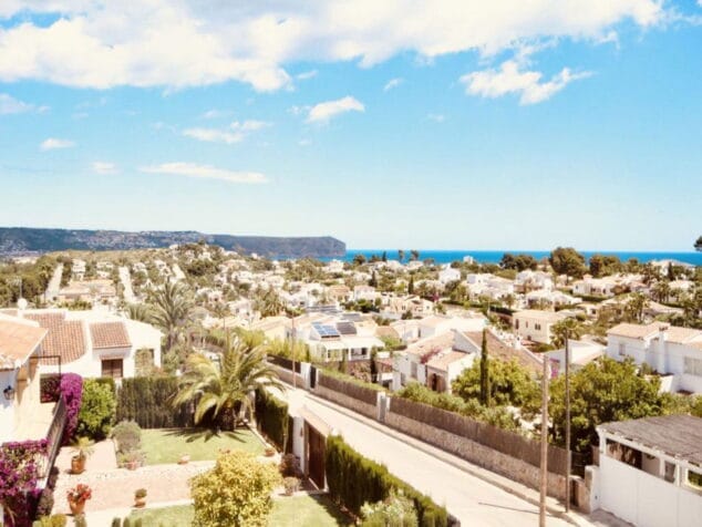 Imagen: Vistas al mar de un chalet en venta en la zona de Pinosol en Jávea - Atina Inmobiliaria