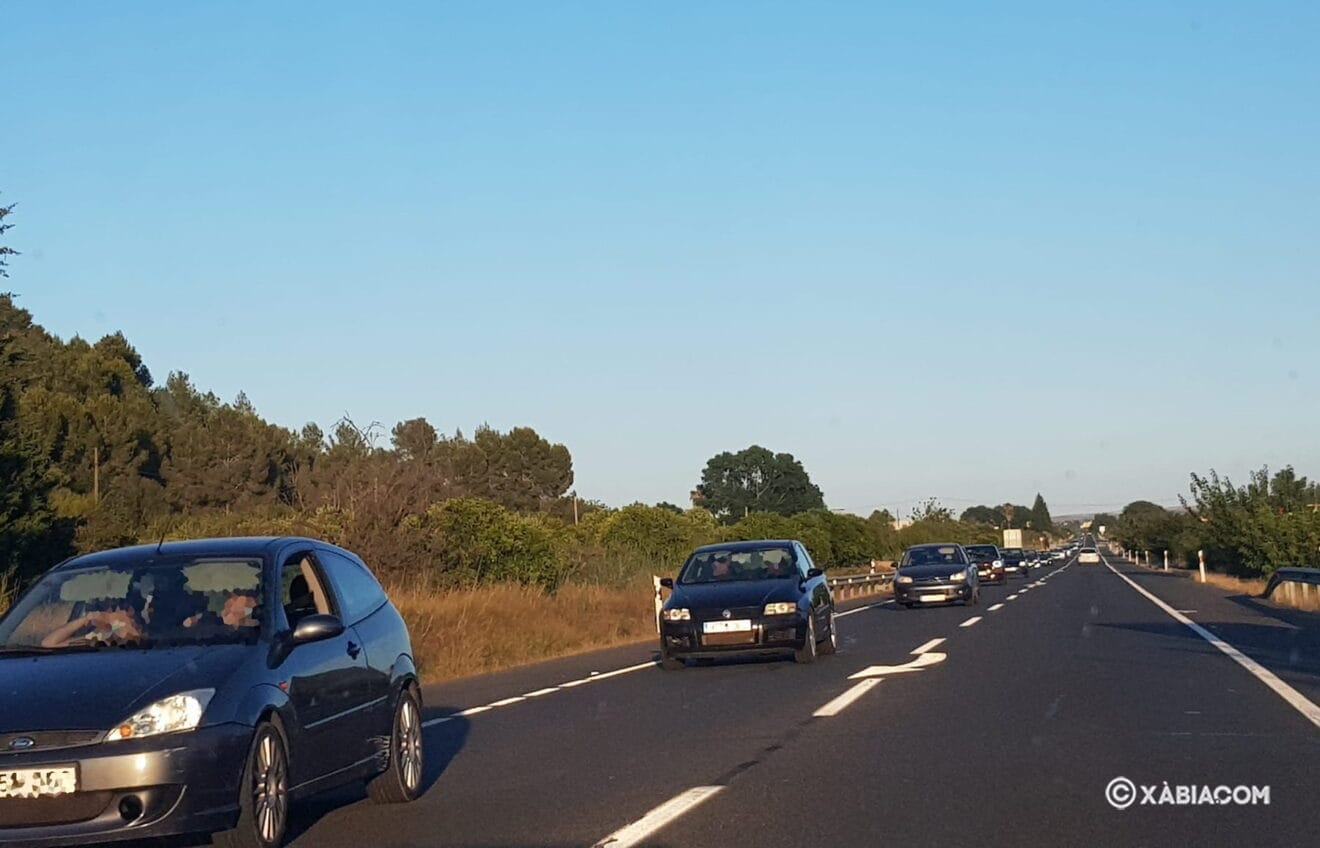 Atasco en la carretera de Pedreguer