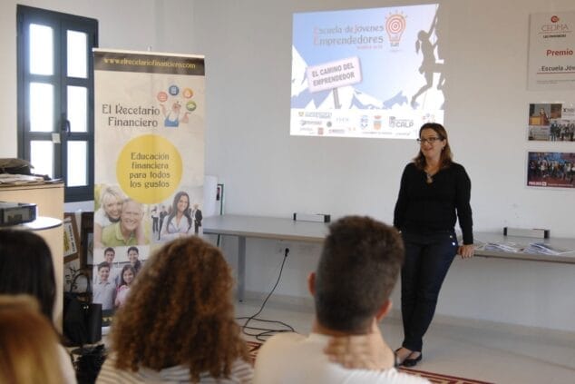 Imagen: Acto de bienvenida a los alumnos de la EJE, hace unos meses