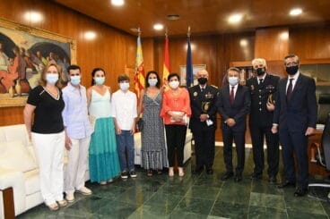 Cristóbal junto a su familia y autoridades