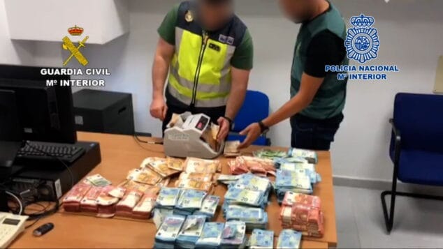 Imagen: Dinero requisado por los agentes