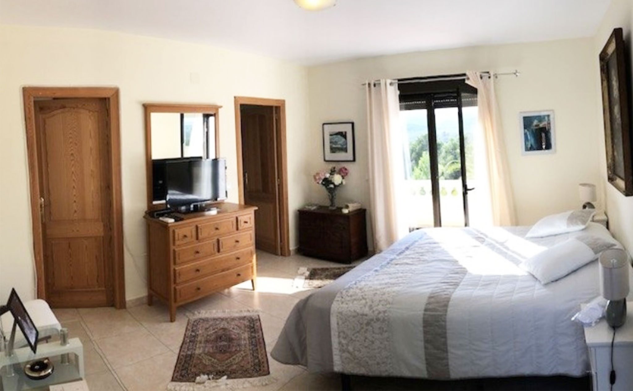 Dormitorio de un chalet en venta en la zona de Costa Nova en Jávea – Terramar Costa Blanca