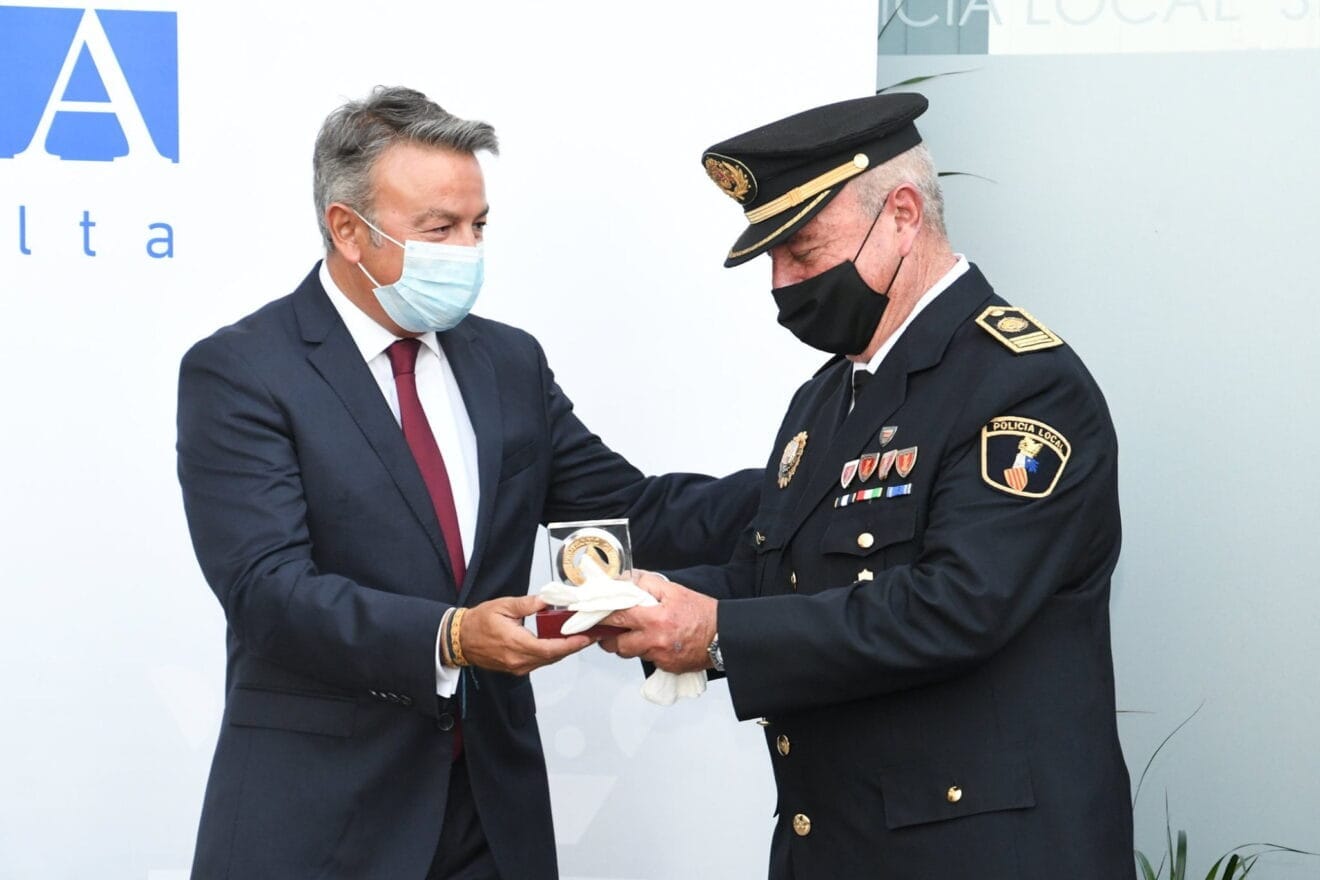 Entrega de la Distinción al Mérito Policial