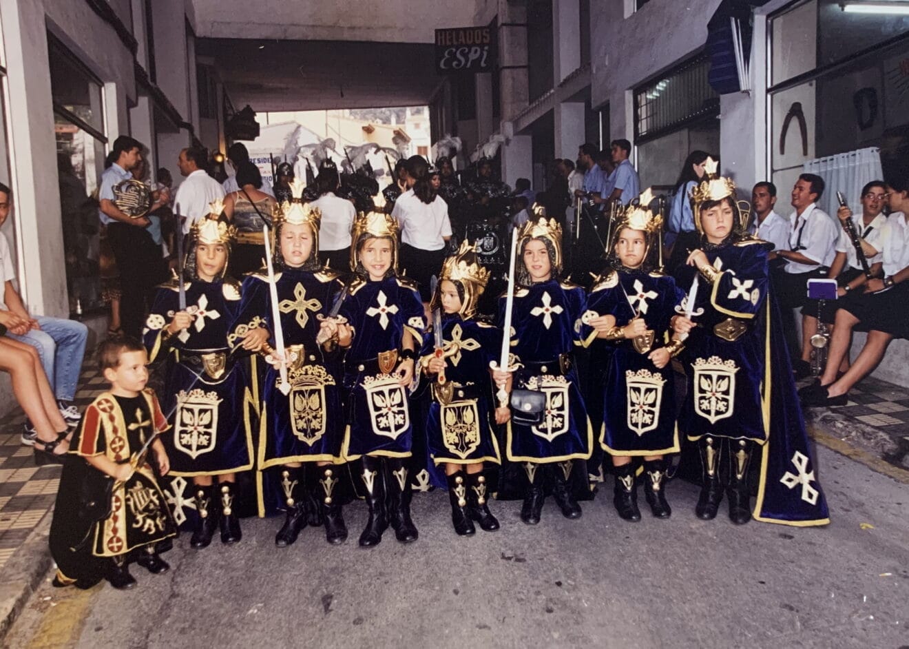 Escuadra de niños de la Filà Ballesters de Xàbia