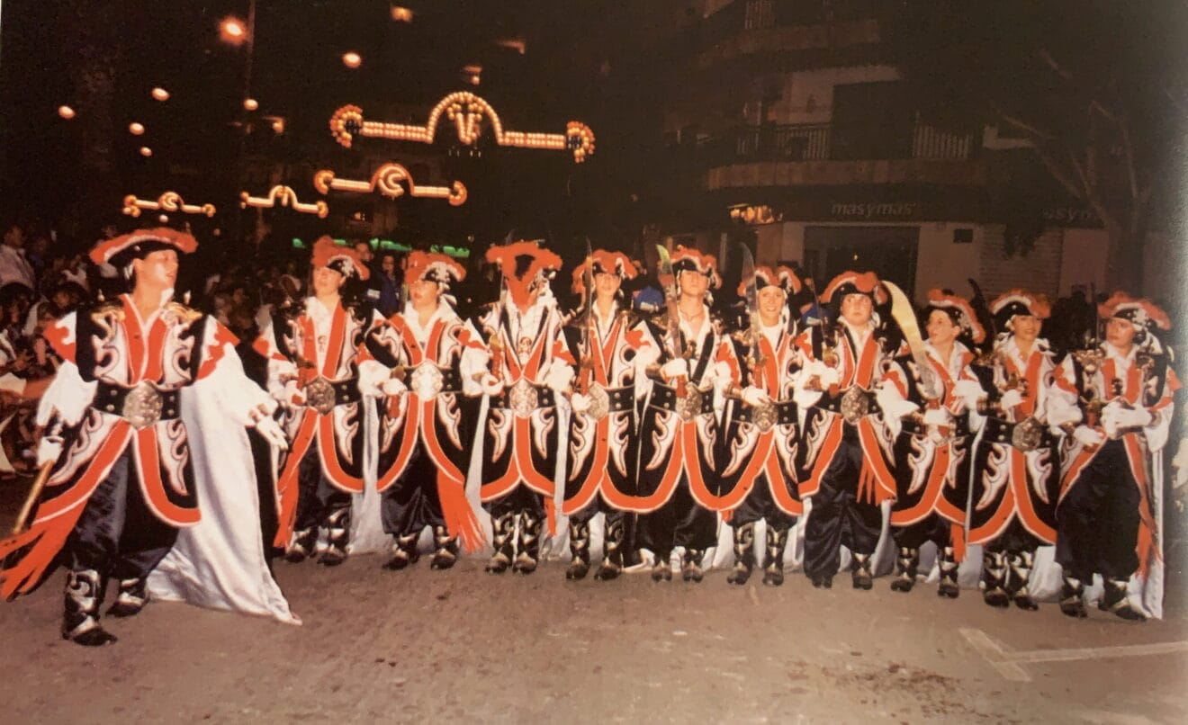 Filà Pirates de Sant Jaume en el desfile del año 2000