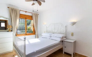 Habitación de un chalet en venta en la zona de Entrepinos en Jávea – Vicens Ash Properties