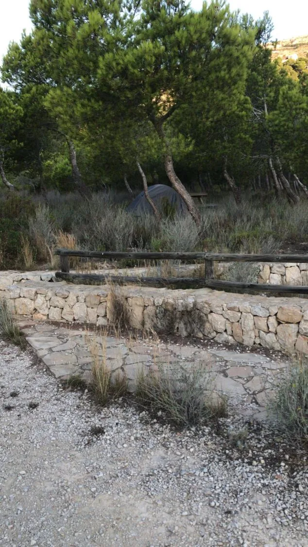 Imagen: Pernoctación en una zona recreativa de El Poble Nou de Benitatxell
