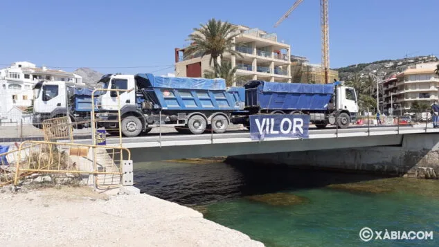 Imagen: Prueba de carga en el Puente de Triana