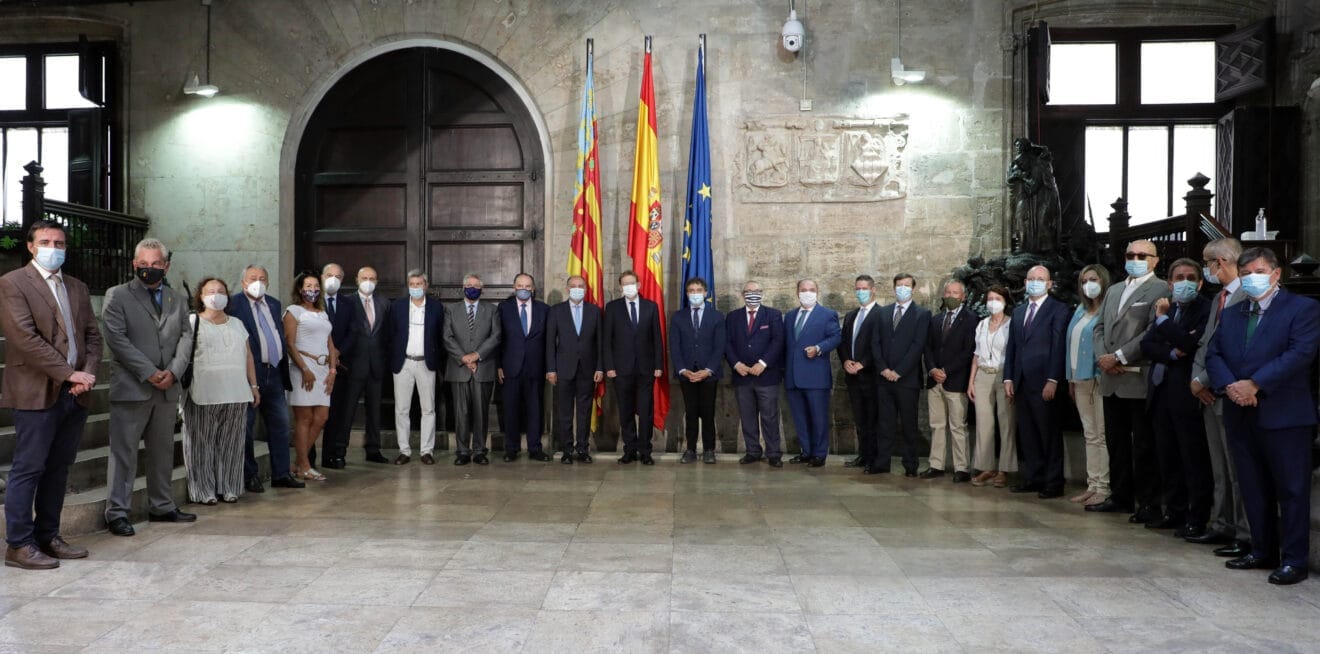 Reunión con los cónsules