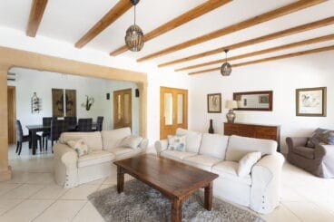 Salón de una casa de vacaciones para diez personas en Jávea – MMC Property Services