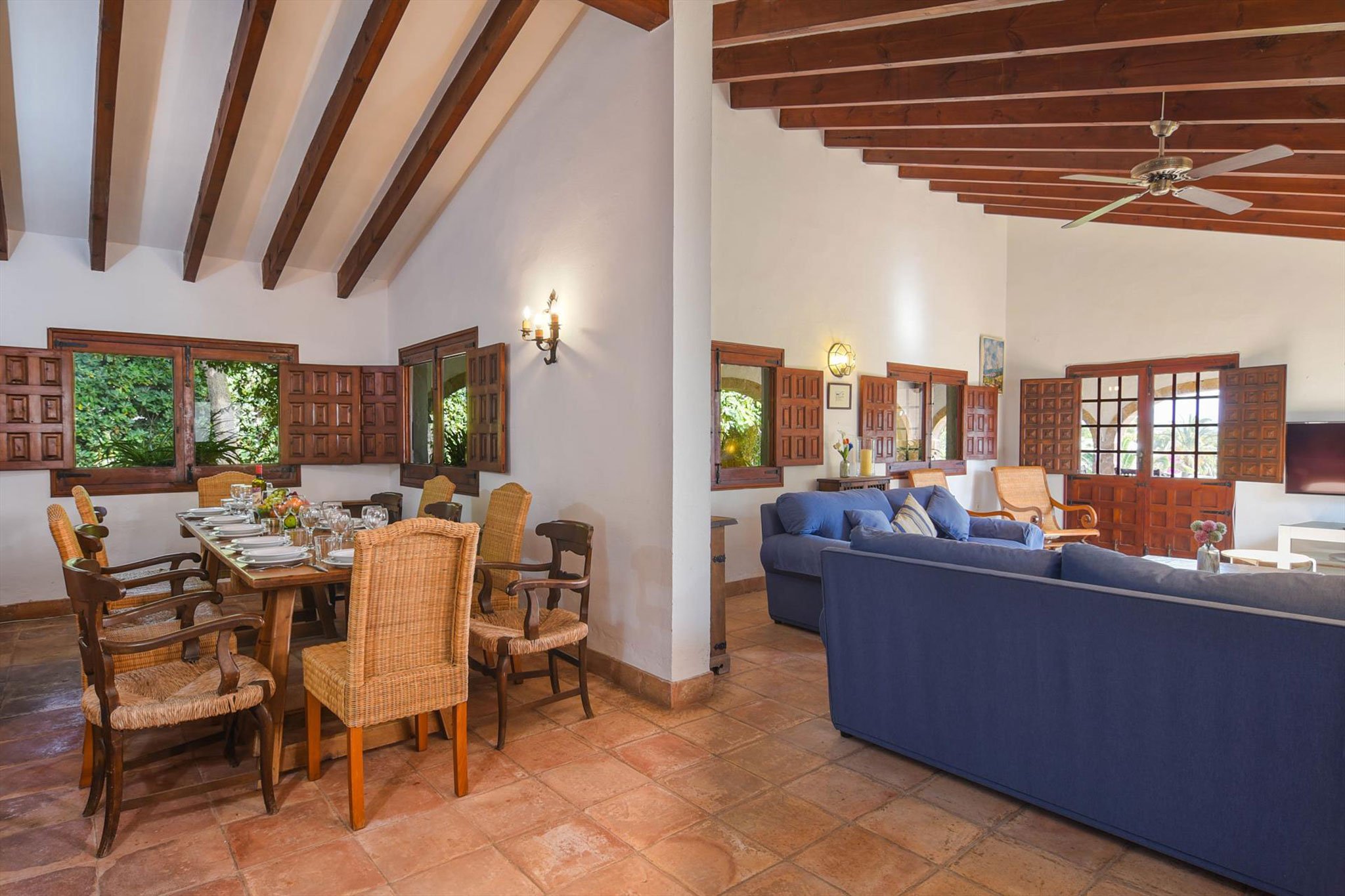 Salón de una casa de vacaciones con capacidad para 18 personas en Jávea – Aguila Rent a Villa