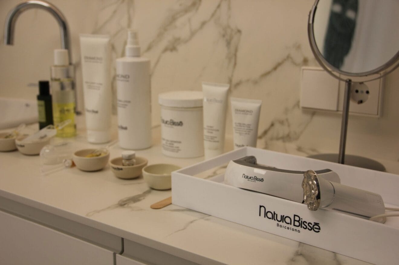 Inhibit Neck-Lift, tratamiento puntero de la marca Natura Bissé - Soulspa Beauty & Experience