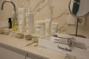 Inhibit Neck-Lift, tratamiento puntero de la marca Natura Bissé – Soulspa Beauty & Experience