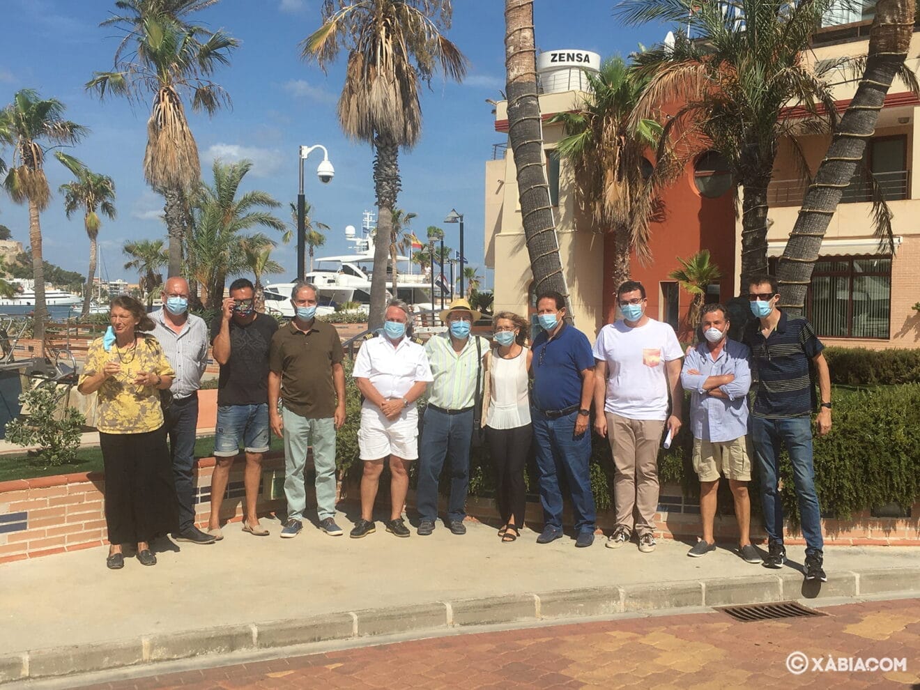 Artistas y organizadores de la exposición