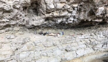 Basura en la cala dels Testos