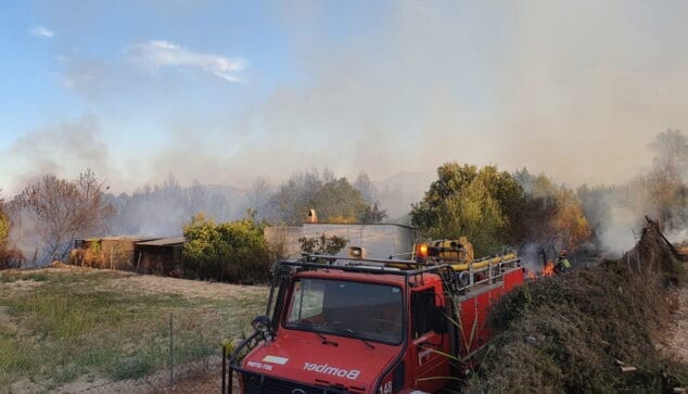 Imagen: Bomberos actuando en el lugar del incendio