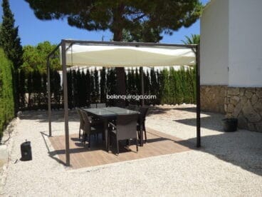 Terraza villa reformada – Inmobiliaria Belen Quiroga