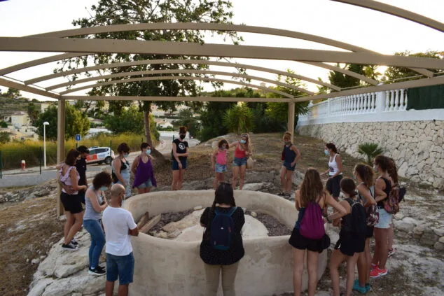 Imagen: Visita a la Cova de les Bruixes