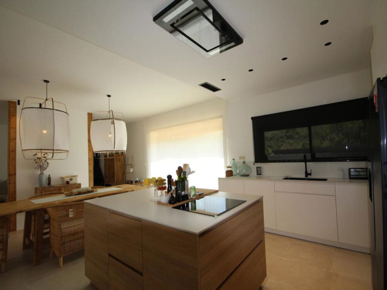 Isla de la cocina en un chalet de nueva construcción en venta en Jávea - Atina Inmobiliaria
